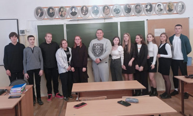 встреча учащихся МБОУ Дорогобужская СОШ №1 с индивидуальным предпринимателем Алексеем Киселевым - фото - 2