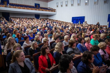 делегация педагогов Дорогобужского района приняла участие в торжественном мероприятии, посвященном Дню учителя - фото - 4