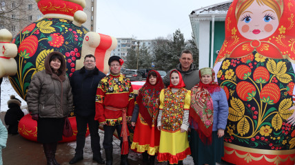 широко и весело прошло празднование Масленицы в Дорогобужском муниципальном округе - фото - 15