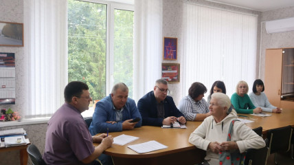 глава Дорогобужского округа провел прием граждан по личным вопросам - фото - 4