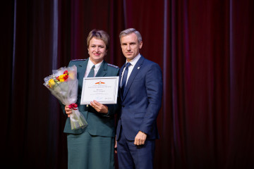 накануне 35-летнего юбилея лучшим налоговикам Смоленской области вручены награды - фото - 10